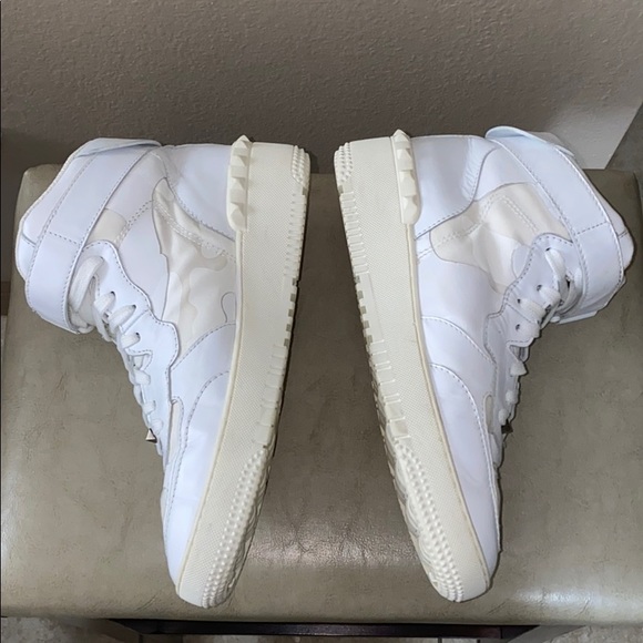 Valentino Garavani padded collar hi top sneakers - Picture 2 of 11